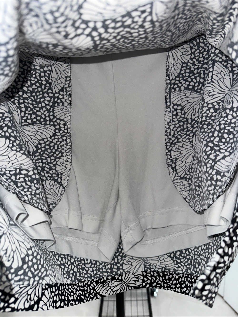Coral Bay Bundle: White and Blue Sleeveless Zip-Front Golf Polo plus Skort - Picture 7 of 9